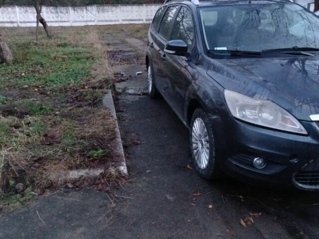 Черный Форд Фокус, объемом двигателя 1.6 л и пробегом 360 тыс. км за 1537 $, фото 2 на Automoto.ua