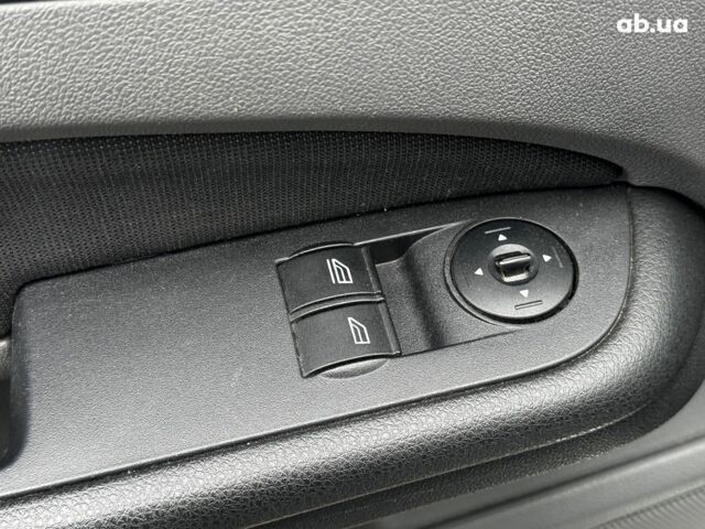 Черный Форд Фокус, объемом двигателя 1.6 л и пробегом 257 тыс. км за 5690 $, фото 8 на Automoto.ua