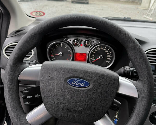 Черный Форд Фокус, объемом двигателя 1.6 л и пробегом 195 тыс. км за 5700 $, фото 109 на Automoto.ua