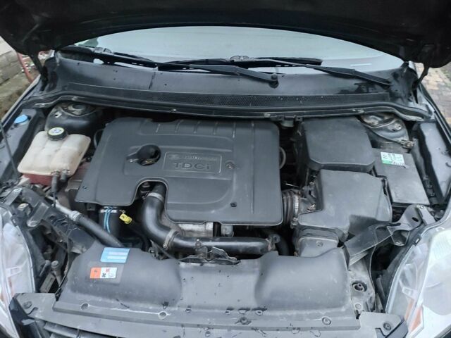 Черный Форд Фокус, объемом двигателя 1.6 л и пробегом 300 тыс. км за 5700 $, фото 4 на Automoto.ua