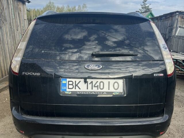 Черный Форд Фокус, объемом двигателя 1.6 л и пробегом 240 тыс. км за 6700 $, фото 1 на Automoto.ua