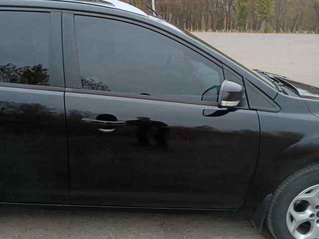 Черный Форд Фокус, объемом двигателя 1.6 л и пробегом 223 тыс. км за 5100 $, фото 2 на Automoto.ua