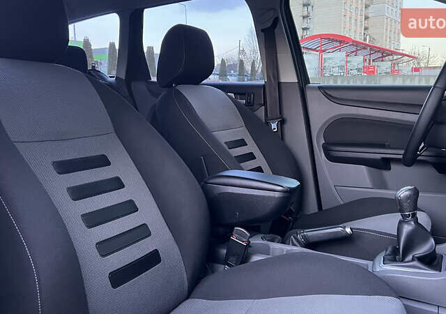 Черный Форд Фокус, объемом двигателя 1.8 л и пробегом 218 тыс. км за 5799 $, фото 50 на Automoto.ua