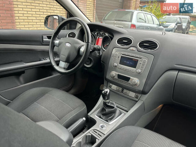 Чорний Форд Фокус, об'ємом двигуна 1.6 л та пробігом 222 тис. км за 6550 $, фото 49 на Automoto.ua