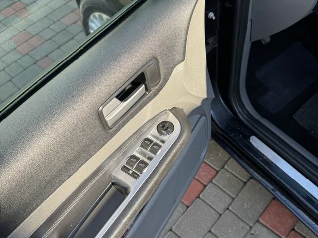 Чорний Форд Фокус, об'ємом двигуна 1.6 л та пробігом 293 тис. км за 6300 $, фото 5 на Automoto.ua