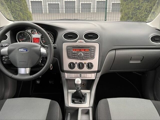 Черный Форд Фокус, объемом двигателя 1.8 л и пробегом 218 тыс. км за 5800 $, фото 12 на Automoto.ua