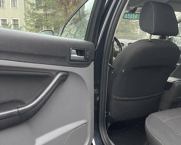 Черный Форд Фокус, объемом двигателя 1.6 л и пробегом 242 тыс. км за 6150 $, фото 18 на Automoto.ua