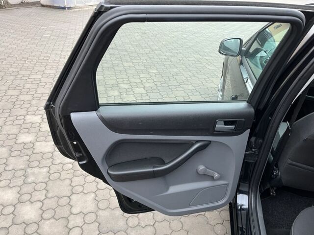 Чорний Форд Фокус, об'ємом двигуна 1.6 л та пробігом 156 тис. км за 6499 $, фото 13 на Automoto.ua