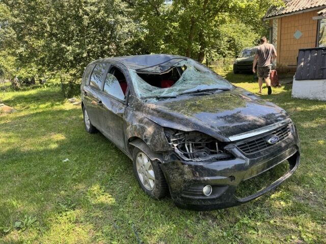 Черный Форд Фокус, объемом двигателя 1.6 л и пробегом 200 тыс. км за 1850 $, фото 6 на Automoto.ua