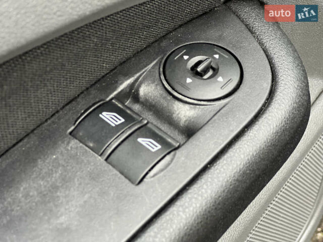 Чорний Форд Фокус, об'ємом двигуна 1.6 л та пробігом 208 тис. км за 6450 $, фото 7 на Automoto.ua