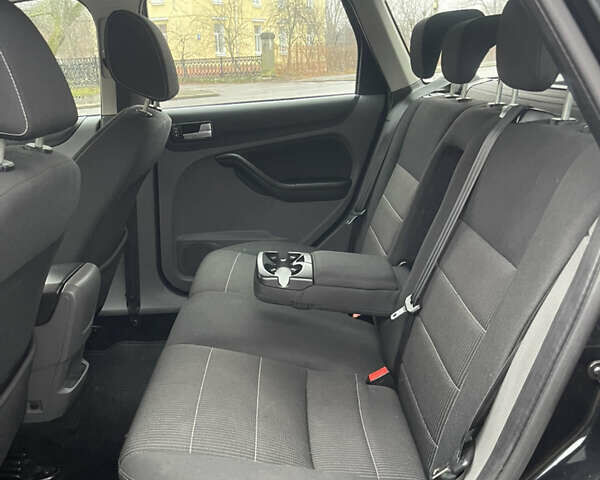 Черный Форд Фокус, объемом двигателя 1.6 л и пробегом 242 тыс. км за 6150 $, фото 14 на Automoto.ua