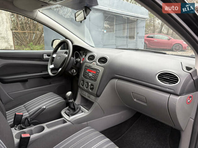 Чорний Форд Фокус, об'ємом двигуна 1.6 л та пробігом 233 тис. км за 6000 $, фото 40 на Automoto.ua