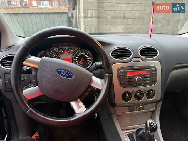 Черный Форд Фокус, объемом двигателя 1.6 л и пробегом 210 тыс. км за 6500 $, фото 4 на Automoto.ua