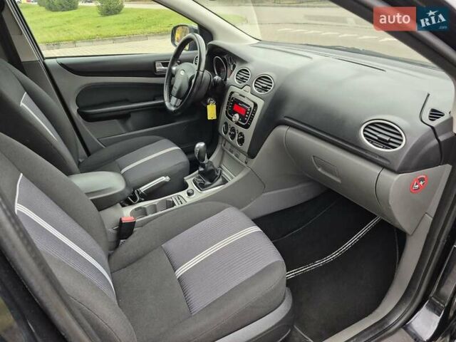 Чорний Форд Фокус, об'ємом двигуна 1.6 л та пробігом 249 тис. км за 6900 $, фото 54 на Automoto.ua