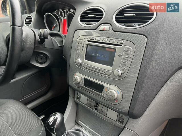 Чорний Форд Фокус, об'ємом двигуна 1.6 л та пробігом 222 тис. км за 6550 $, фото 61 на Automoto.ua