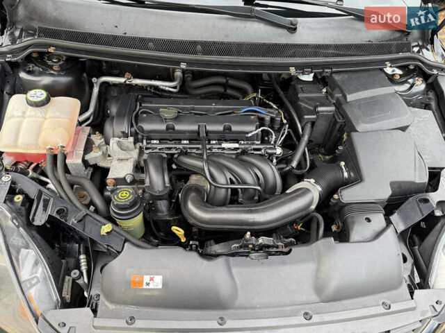 Черный Форд Фокус, объемом двигателя 1.6 л и пробегом 217 тыс. км за 5450 $, фото 23 на Automoto.ua