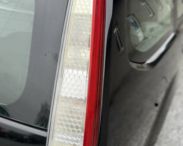 Черный Форд Фокус, объемом двигателя 1.6 л и пробегом 195 тыс. км за 5700 $, фото 39 на Automoto.ua