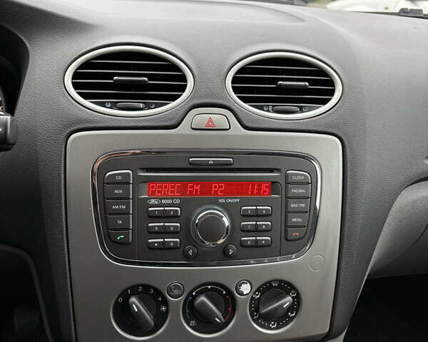 Черный Форд Фокус, объемом двигателя 1.6 л и пробегом 233 тыс. км за 5900 $, фото 19 на Automoto.ua