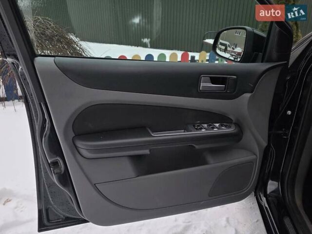 Черный Форд Фокус, объемом двигателя 1.6 л и пробегом 203 тыс. км за 5950 $, фото 18 на Automoto.ua