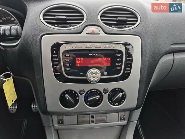 Чорний Форд Фокус, об'ємом двигуна 1.6 л та пробігом 249 тис. км за 6900 $, фото 40 на Automoto.ua