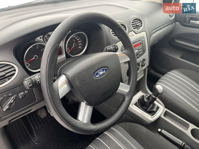 Чорний Форд Фокус, об'ємом двигуна 1.6 л та пробігом 269 тис. км за 5799 $, фото 28 на Automoto.ua