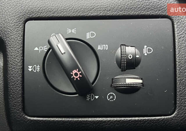 Чорний Форд Фокус, об'ємом двигуна 1.8 л та пробігом 217 тис. км за 5950 $, фото 28 на Automoto.ua