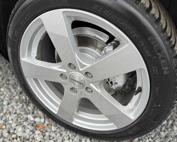 Черный Форд Фокус, объемом двигателя 1.6 л и пробегом 195 тыс. км за 5700 $, фото 31 на Automoto.ua