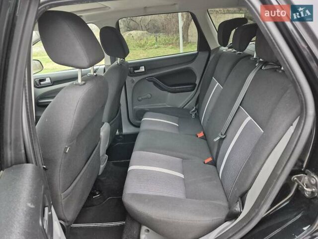 Чорний Форд Фокус, об'ємом двигуна 1.6 л та пробігом 249 тис. км за 6900 $, фото 48 на Automoto.ua