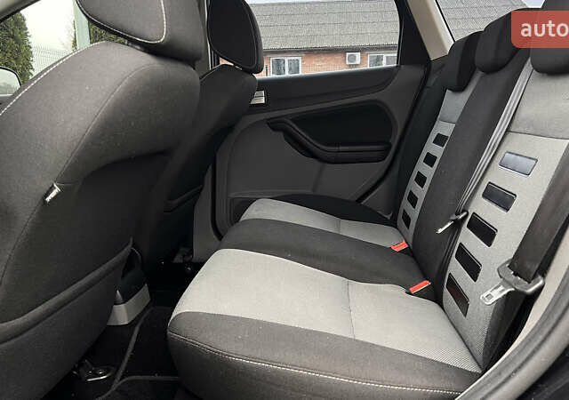 Чорний Форд Фокус, об'ємом двигуна 1.8 л та пробігом 217 тис. км за 5950 $, фото 36 на Automoto.ua