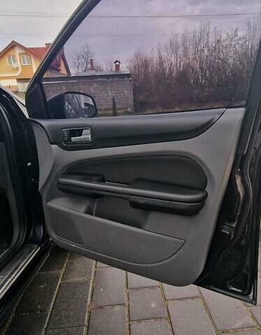 Чорний Форд Фокус, об'ємом двигуна 1.56 л та пробігом 225 тис. км за 5999 $, фото 17 на Automoto.ua