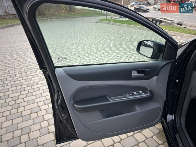 Чорний Форд Фокус, об'ємом двигуна 1.6 л та пробігом 277 тис. км за 6450 $, фото 24 на Automoto.ua
