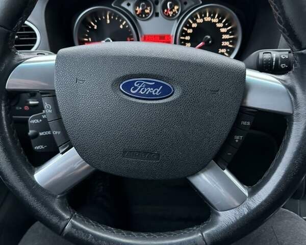 Черный Форд Фокус, объемом двигателя 2 л и пробегом 249 тыс. км за 5900 $, фото 8 на Automoto.ua