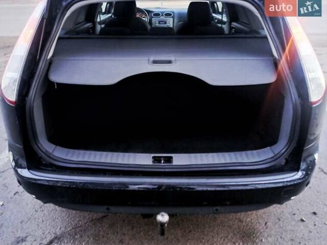 Черный Форд Фокус, объемом двигателя 1.6 л и пробегом 226 тыс. км за 5650 $, фото 14 на Automoto.ua