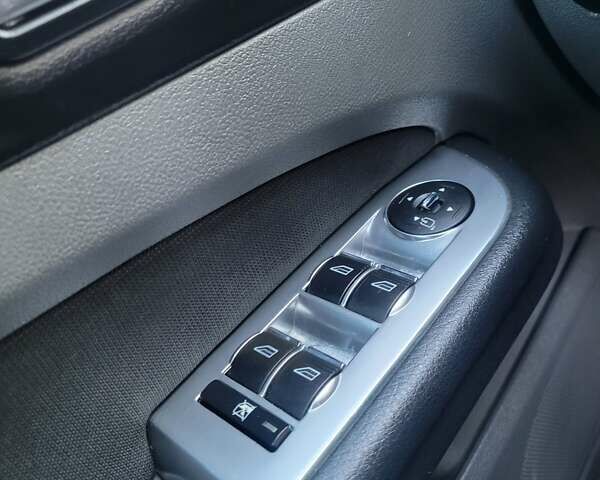 Чорний Форд Фокус, об'ємом двигуна 1.6 л та пробігом 197 тис. км за 4999 $, фото 24 на Automoto.ua