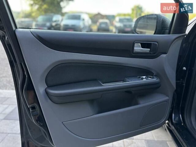Чорний Форд Фокус, об'ємом двигуна 1.6 л та пробігом 205 тис. км за 5999 $, фото 15 на Automoto.ua
