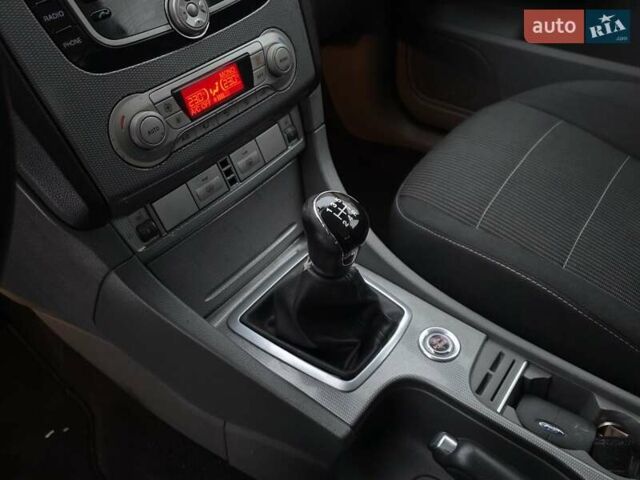 Черный Форд Фокус, объемом двигателя 1.6 л и пробегом 203 тыс. км за 5950 $, фото 24 на Automoto.ua