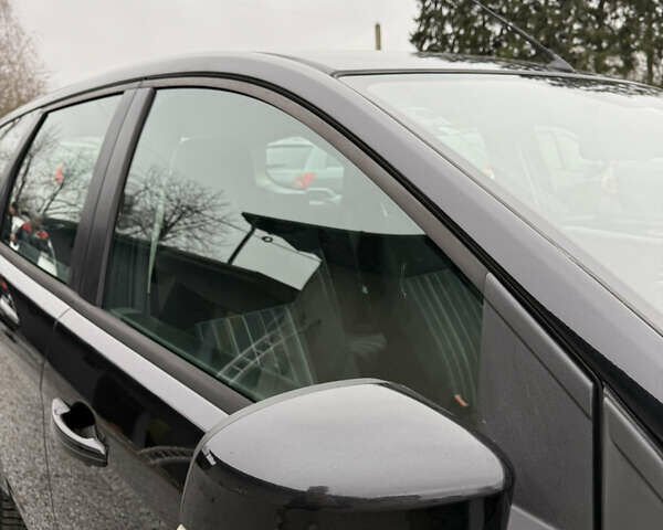 Черный Форд Фокус, объемом двигателя 1.6 л и пробегом 195 тыс. км за 5700 $, фото 59 на Automoto.ua