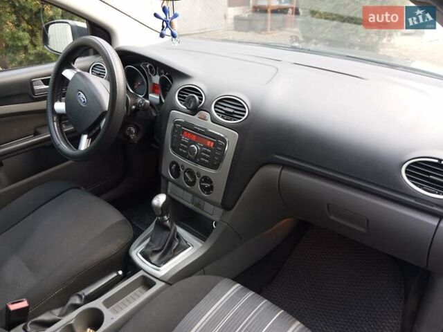 Черный Форд Фокус, объемом двигателя 1.56 л и пробегом 339 тыс. км за 5200 $, фото 6 на Automoto.ua