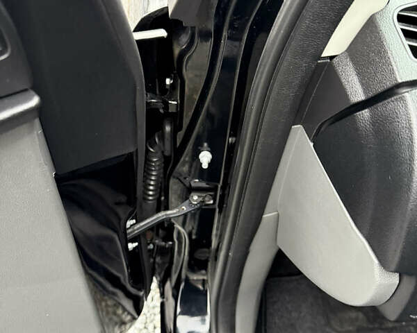 Черный Форд Фокус, объемом двигателя 1.6 л и пробегом 195 тыс. км за 5700 $, фото 117 на Automoto.ua