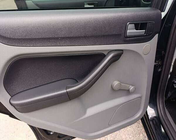 Черный Форд Фокус, объемом двигателя 1.8 л и пробегом 170 тыс. км за 6400 $, фото 23 на Automoto.ua