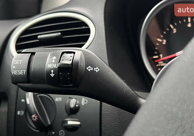 Чорний Форд Фокус, об'ємом двигуна 1.8 л та пробігом 217 тис. км за 5950 $, фото 24 на Automoto.ua