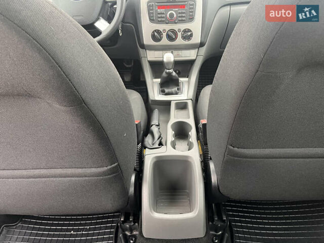 Чорний Форд Фокус, об'ємом двигуна 1.6 л та пробігом 269 тис. км за 5799 $, фото 27 на Automoto.ua