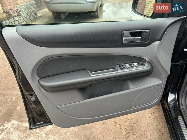 Чорний Форд Фокус, об'ємом двигуна 1.6 л та пробігом 222 тис. км за 6550 $, фото 33 на Automoto.ua