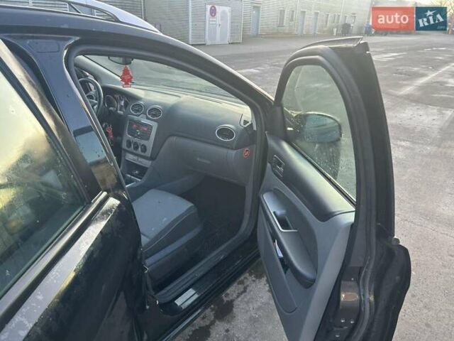 Чорний Форд Фокус, об'ємом двигуна 1.6 л та пробігом 260 тис. км за 1800 $, фото 9 на Automoto.ua