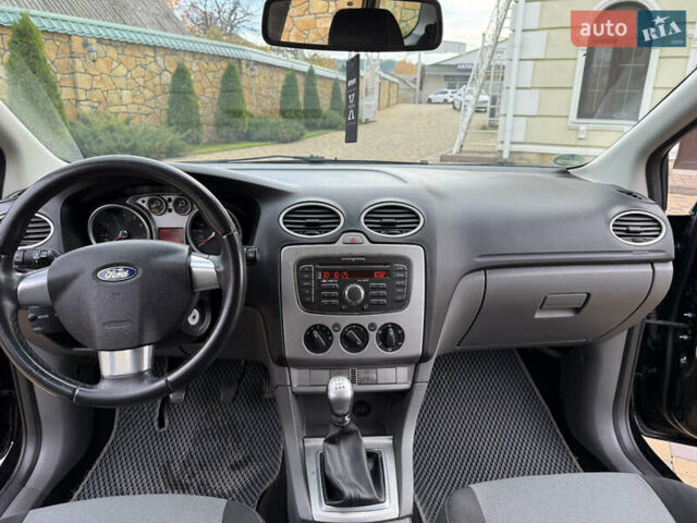 Черный Форд Фокус, объемом двигателя 1.6 л и пробегом 216 тыс. км за 5650 $, фото 15 на Automoto.ua