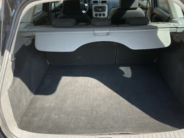 Чорний Форд Фокус, об'ємом двигуна 1.6 л та пробігом 239 тис. км за 4500 $, фото 6 на Automoto.ua