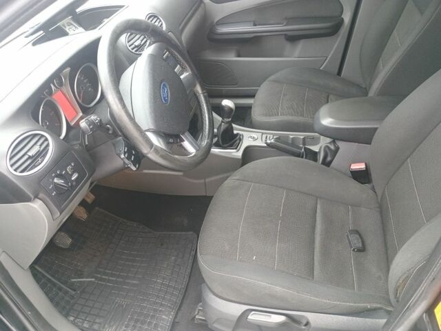 Черный Форд Фокус, объемом двигателя 1.6 л и пробегом 280 тыс. км за 4400 $, фото 15 на Automoto.ua