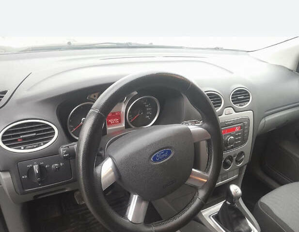 Черный Форд Фокус, объемом двигателя 1.6 л и пробегом 271 тыс. км за 5300 $, фото 2 на Automoto.ua