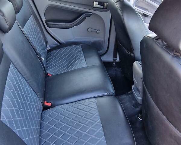 Чорний Форд Фокус, об'ємом двигуна 1.56 л та пробігом 320 тис. км за 4850 $, фото 6 на Automoto.ua