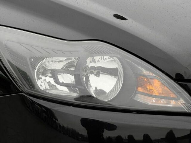 Черный Форд Фокус, объемом двигателя 1.8 л и пробегом 218 тыс. км за 5800 $, фото 8 на Automoto.ua